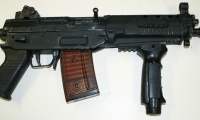 moviegunguy.com, movie prop assault rifles, replica Sig-Sauer cut-down assault rifle