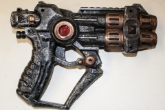 moviegunguy.com,  Futuristic Weapons, Futuristic Handgun, over-under barrels