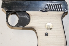 moviegunguy.com, movie prop handgun, derringer, Replica Lorcin / Raven style small handgun