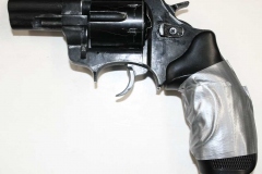 Non-firing replica "street-gun" snub-nose revolver