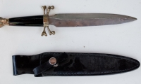 Skull and Crossbones Knife, moviegunguy.com