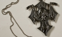 Skull Pendant knife, moviegunguy.com