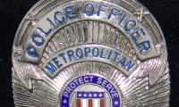 moviegunguy.com, prop police/SWAT gear, metropolitan Polic badge