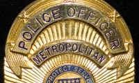 moviegunguy.com, prop police/SWAT gear, metropolitan Police badge