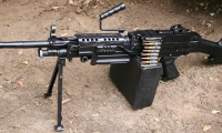prop modern US military guns/gear, replica SAW