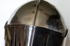 moviegunguy.com,  Medieval Weaponry and Armor, Medieval European closed-face helmet