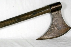 moviegunguy.com,  Medieval Weaponry and Armor, Axe