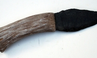 moviegunguy.com, movie prop Native American (Old West) Weaponry and Accessories, Knife with bone handle and obsidian blade - rubber