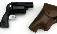 moviegunguy.com, prop specialty guns, Manville Tear Gas Pistol and Holster