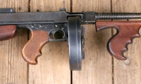 moviegunguy.com, movie prop submachine guns, Thompson with drum magazine