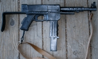 moviegunguy.com, movie prop submachine guns, Rubber MAT-49