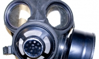 moviegunguy.com, movie prop police/SWAT gear, Gas Mask