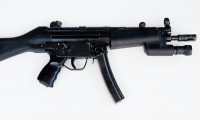 moviegunguy.com, movie prop police/SWAT gear, mp5