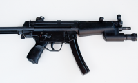 moviegunguy.com, movie prop police/SWAT gear, mp5