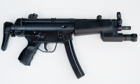 moviegunguy.com, movie prop police/SWAT gear, mp5