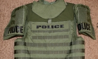 moviegunguy.com, movie prop police/SWAT gear, tactical police body armor