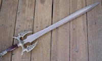 moviegunguy.com, Swords and Shields, Broad Sword with Dragon-style handle and hilt